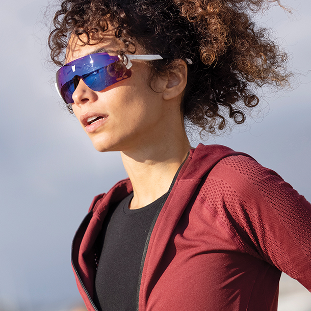 ActiveLook’s NexT augmented reality glasses on sporty woman